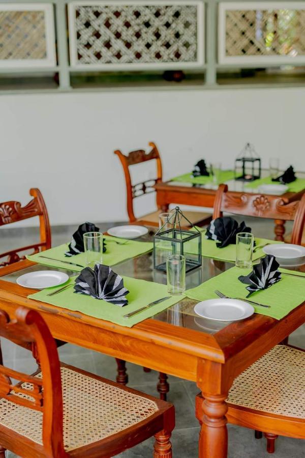 Villa Birdlake Hikkaduwa Esterno foto