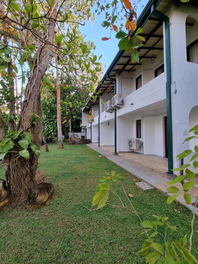 Villa Birdlake Hikkaduwa Esterno foto