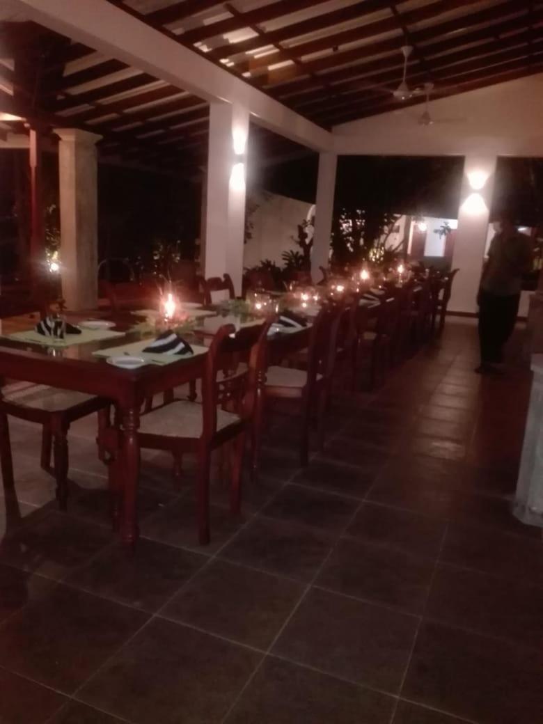 Villa Birdlake Hikkaduwa Esterno foto